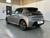 Usata Peugeot 208 Allure 101 CV (74 kW) 2023 Grigio Utilitaria