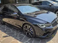 Usata VW Golf VIII R 333 CV (244 kW) 2023 Nero Berlina