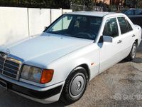 Usata Mercedes E200 186 CV (136 kW) 2000 Bianco Berlina