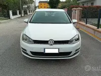 Usata VW Golf VII 105 CV (77 kW) 2013 Bianco Utilitaria