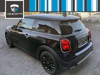 Usata Mini ONE Classic 102 CV (75 kW) 2022 Midnight Utilitaria