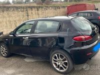 Usata Alfa Romeo 147 115 CV (84 kW) 2005 Nero Utilitaria
