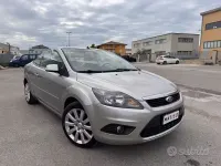 Usata Ford Focus Cabriolet 136 CV (100 kW) 2010 Grigio Cabrio