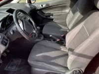 Usado Ford Fiesta 75 CV (55 kW) 2016 Rojo Utilitario