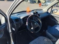 Usata Opel Agila 75 CV (55 kW) 2003 Grigio Monovolume
