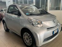 Usata Toyota iQ Lounge 68 CV (50 kW) 2014 Argento Utilitaria