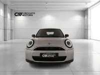Nuova Mini Cooper Favoured 150 kW (204 CV) 2025 Utilitaria