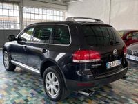 Usata VW Touareg 224 CV (164 kW) 2006 Marrone SUV