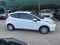 Usata Ford Fiesta 92 CV (67 kW) 2009 Bianco Berlina