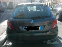 Usata Peugeot 207 88 CV (64 kW) 2010 Grigio Utilitaria