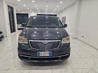 Usata Lancia Voyager Gold 163 CV (119 kW) 2011 Grigio Monovolume