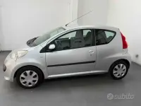 Usata Peugeot 107 68 CV (50 kW) 2006 Utilitaria