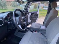 Begagnad Jeep Wrangler Sahara 177 HK (130 kW) 2009 Grå SUV