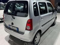 Usata Opel Agila 60 CV (44 kW) 2007 Argento Utilitaria