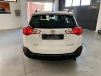 Usata Toyota RAV4 2015 Bianco SUV