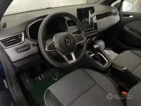 Usata Renault Clio 90 CV (66 kW) 2024 Bluazzurro Utilitaria