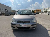 Usata Toyota Yaris Sol 75 CV (55 kW) 2004 Argento Berlina