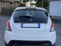 Usata Lancia Ypsilon 60 CV (44 kW) 2014 Bianco Utilitaria