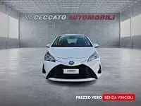 Usata Toyota Yaris Hybrid Cool 101 CV (74 kW) 2019 Bianco Utilitaria