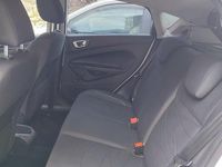 Usata Ford Fiesta 75 CV (55 kW) 2017 Bianco Utilitaria