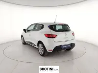 Usata Renault Clio IV Zen 75 CV (55 kW) 2016 Bianco pastello Berlina
