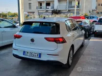 Usata VW Golf VIII Life 116 CV (85 kW) 2022 Bianco Berlina