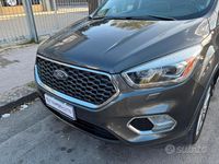 Usata Ford Kuga Vignale 150 CV (110 kW) 2017 Grigio SUV