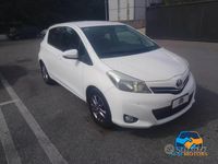 Usata Toyota Yaris Active 69 CV (50 kW) 2014 Bianco Utilitaria