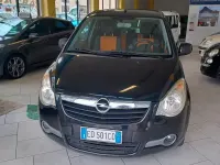 Usata Opel Agila 86 CV (63 kW) 2010 Nero Utilitaria