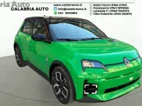 Ny Renault 5 E-Tech Komfort 110 kW (150 HK) 2025 Grön Sedan