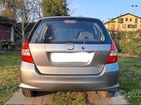 Usata Honda Jazz 78 CV (57 kW) 2005 Grigio Utilitaria