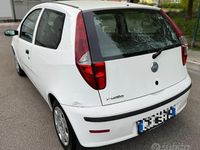 Usata Fiat Punto Dynamic 60 CV (44 kW) 2004 Bianco Utilitaria
