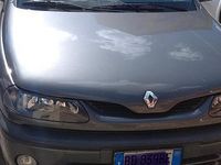 Usata Renault Laguna 107 CV (78 kW) 1999 Grigio Berlina
