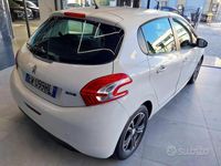 Begagnad Peugeot 208 Allure 68 HK (50 kW) 2014 Vit Halvkombi