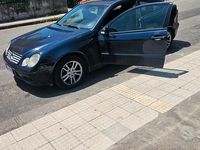 Usata Mercedes C220 140 CV (102 kW) 2004 Blu Coupé