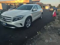 Usata Mercedes GLA180 Business 109 CV (80 kW) 2016 Bianco SUV
