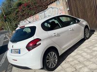 Usata Peugeot 208 75 CV (55 kW) 2016 Bianco Utilitaria