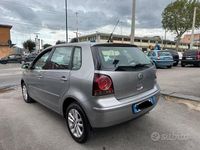 Usata VW Polo 69 CV (50 kW) 2008 Grigio Utilitaria