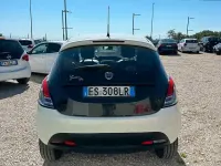 Usata Lancia Ypsilon 80 CV (58 kW) 2013 Bianco Utilitaria
