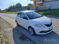 Usata Lancia Ypsilon Platinum 95 CV (69 kW) 2016 Bianco Utilitaria