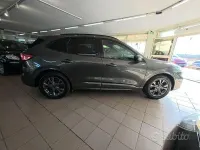 Usata Ford Kuga ST-Line 190 CV (139 kW) 2023 Grigio SUV