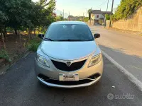 Usata Lancia Ypsilon Gold 69 CV (50 kW) 2016 Grigio Utilitaria