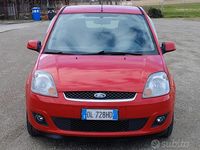 Usata Ford Fiesta Ghia 68 CV (50 kW) 2007 Rosso Utilitaria