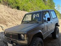 Usata Mitsubishi Pajero 84 CV (61 kW) 1990 Grigio SUV