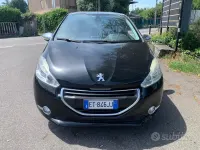 Usata Peugeot 208 Access 82 CV (60 kW) 2014 Nero Utilitaria