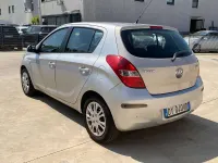 Usata Hyundai i20 Comfort 77 CV (56 kW) 2009 Argento Utilitaria