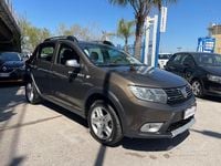 Usata Dacia Sandero Stepway 90 CV (66 kW) 2017 Grigio Berlina