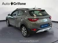 Usata Kia Stonic Style 101 CV (74 kW) 2022 Arancione SUV