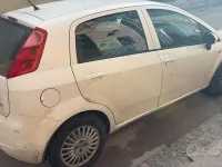 Usata Fiat Grande Punto 75 CV (55 kW) 2009 Bianco Utilitaria
