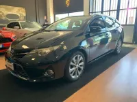 Usata Toyota Auris Lounge 124 CV (91 kW) 2014 Nero Station wagon